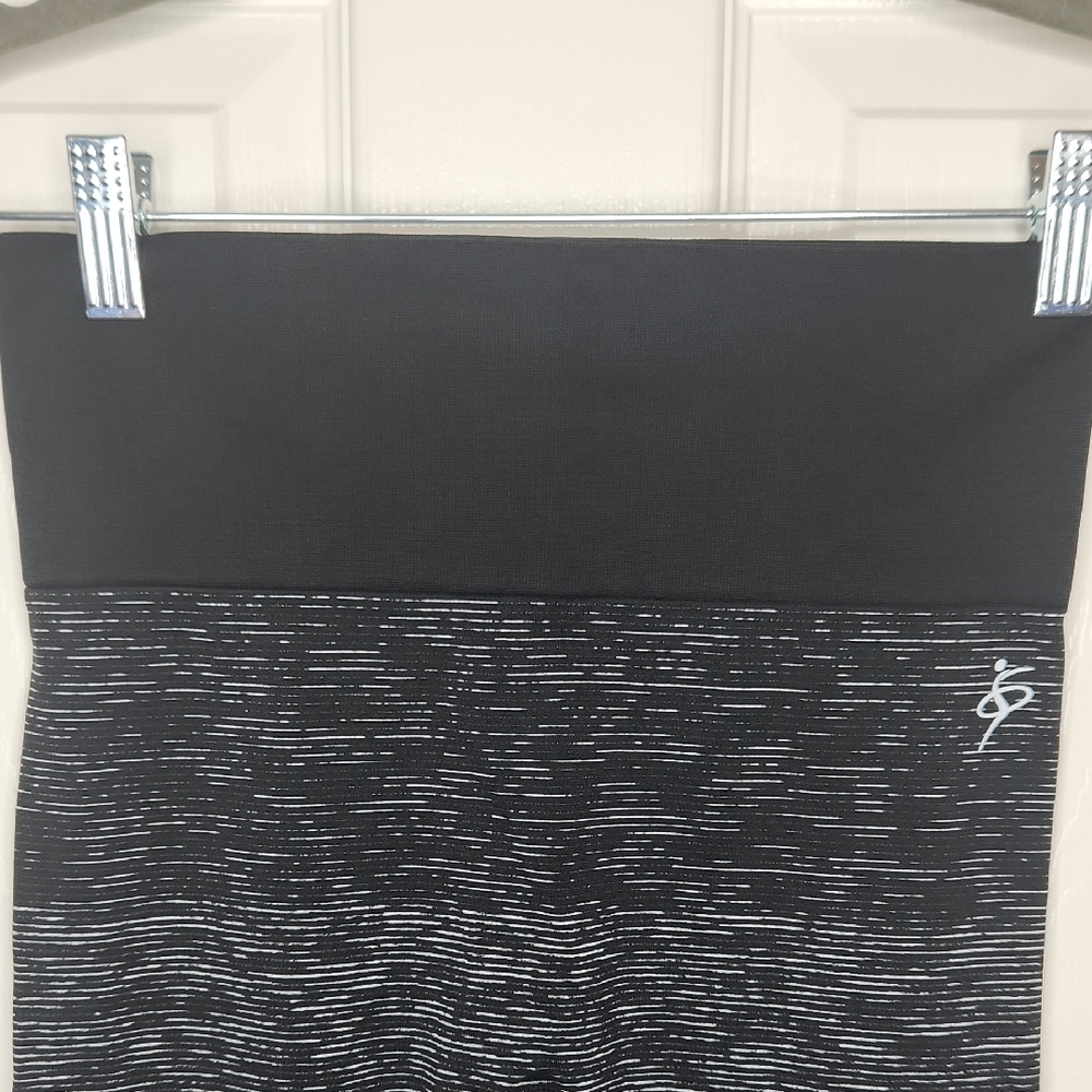 0 To 5 Women's Black White Blue Gradient Leggings Size S - Picture 2 of 9